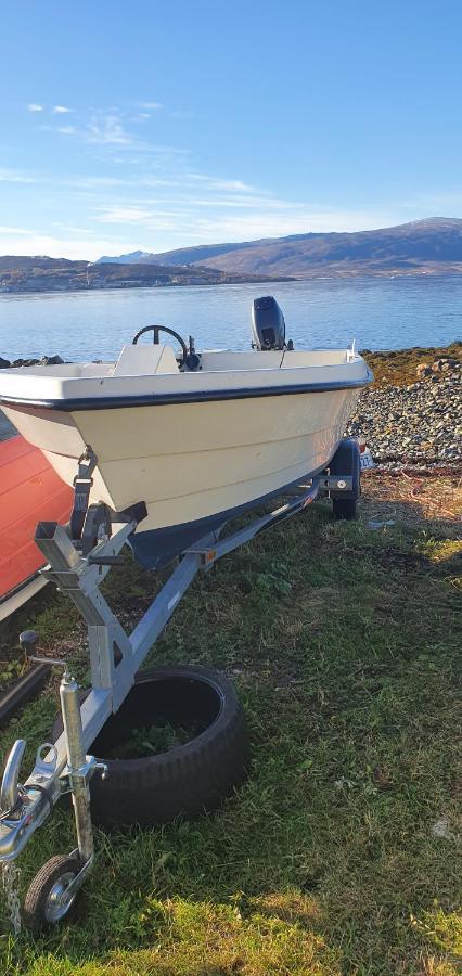 Nydelig Utsikt, Egen Leilighet Med To Parkeringer Movik  Exterior foto