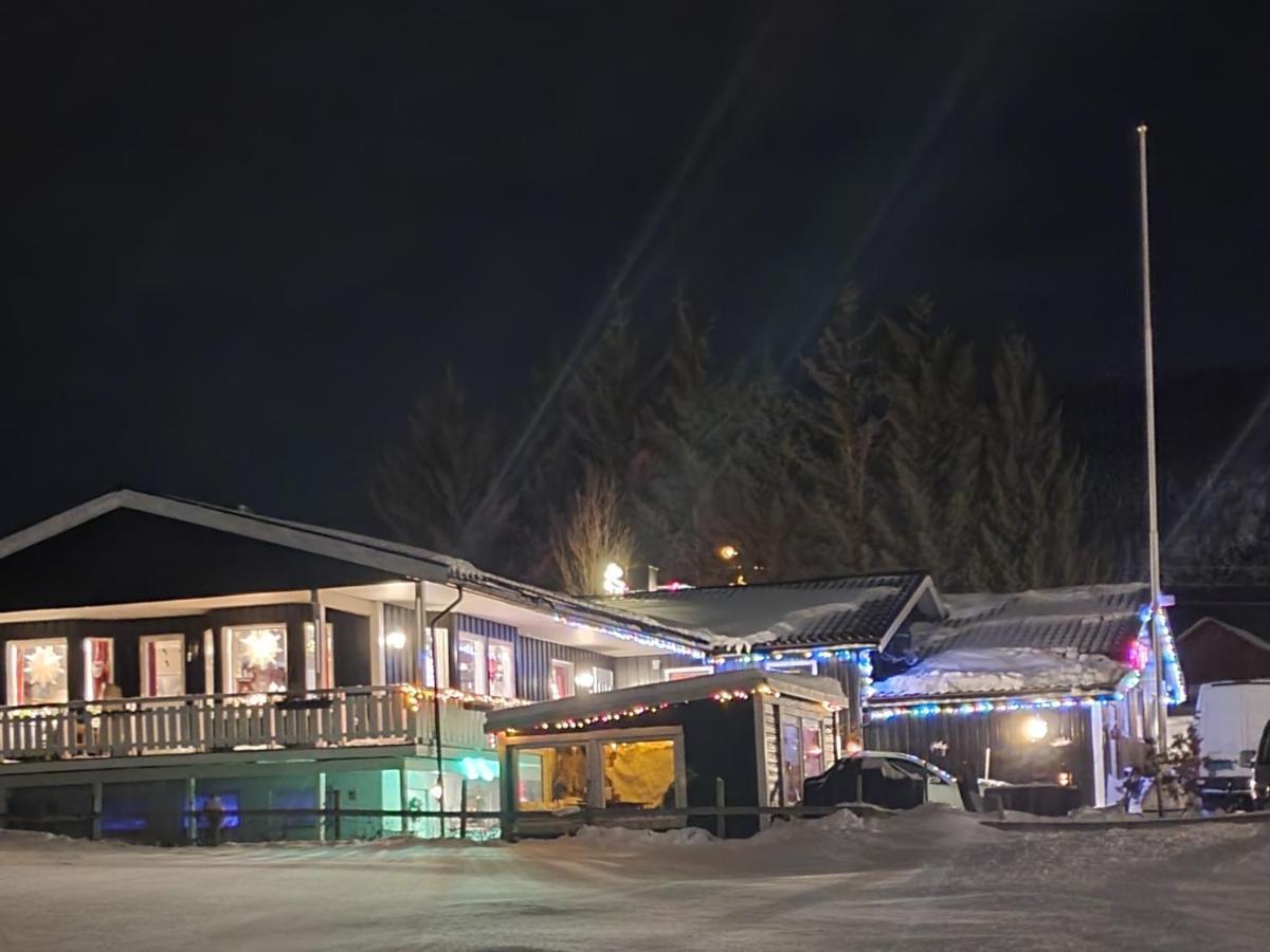 Nydelig Utsikt, Egen Leilighet Med To Parkeringer Movik  Exterior foto